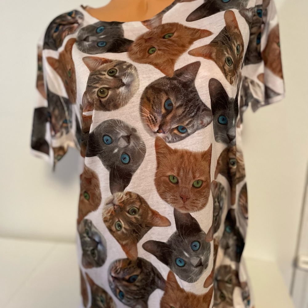 Freeze Multicolor Cat Print Short Sleeve Tee